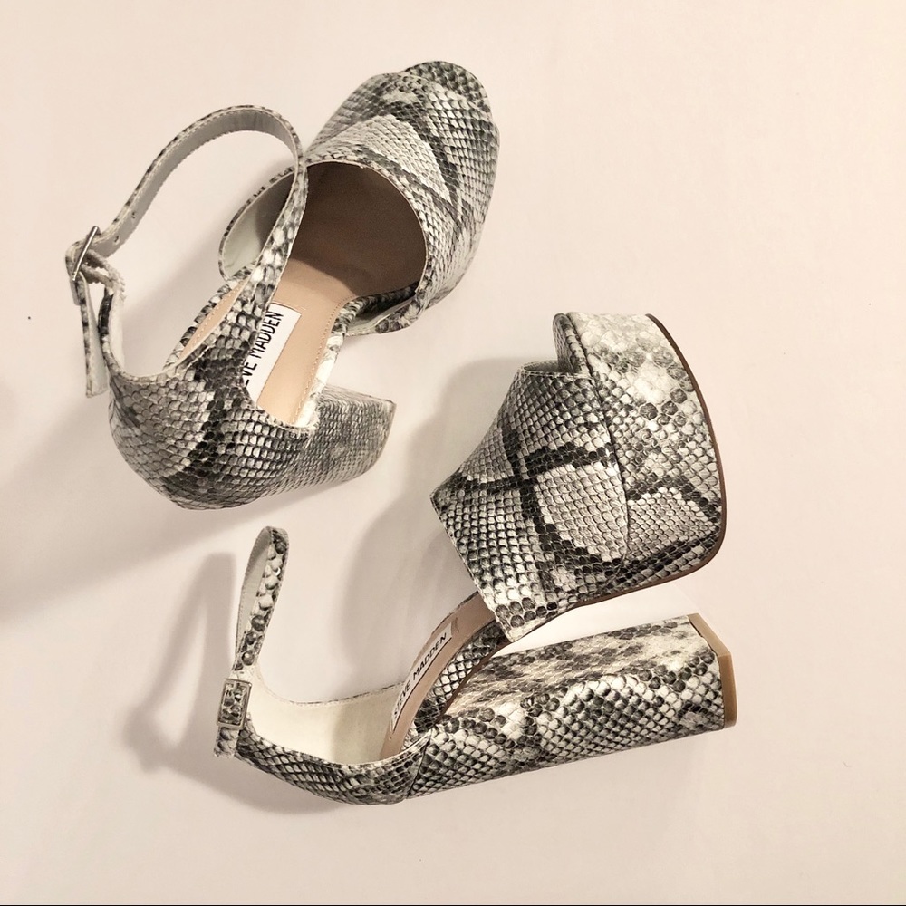 Steve Madden Sassy Snakeskin Platform Heels - Sz 6